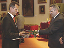 Akt Nadania Tytułu HIT DNIA 2013 RSP ZDROWIE w Izdebnie